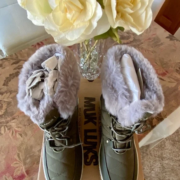 MUK LUKS Winnie Waverly Lined Faux Fur Quilted All Weather Boots, Size: 8 - Picture 6 of 9